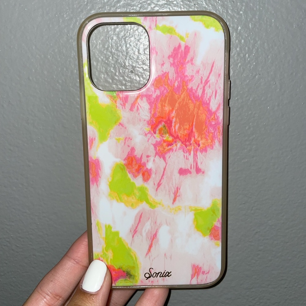iphone 11 pro case : glows in the dark